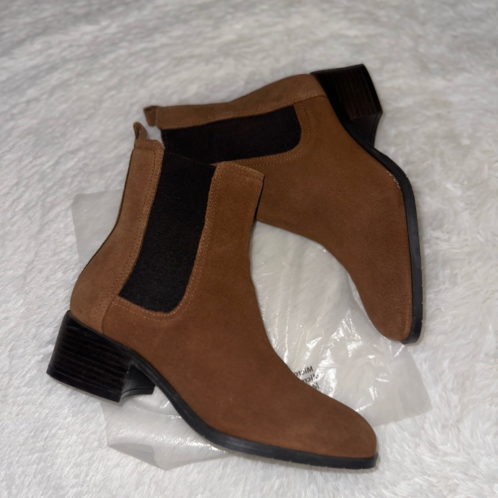 Reaction Kenneth Cole size 6.5 chelsea boot womens